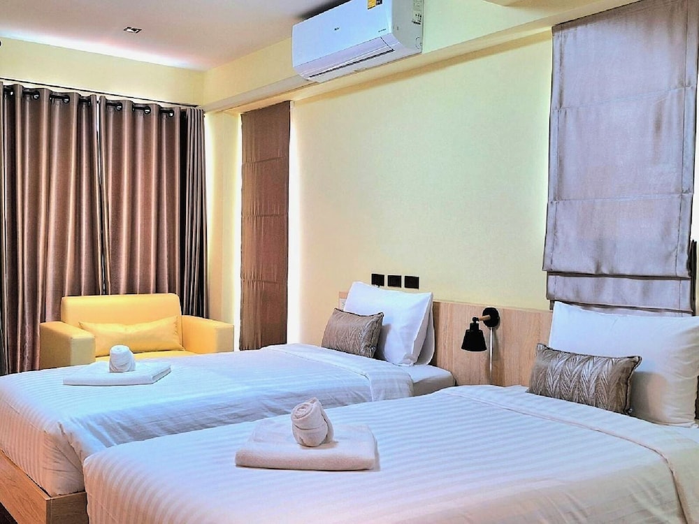 Deluxe Twin Room photo 2