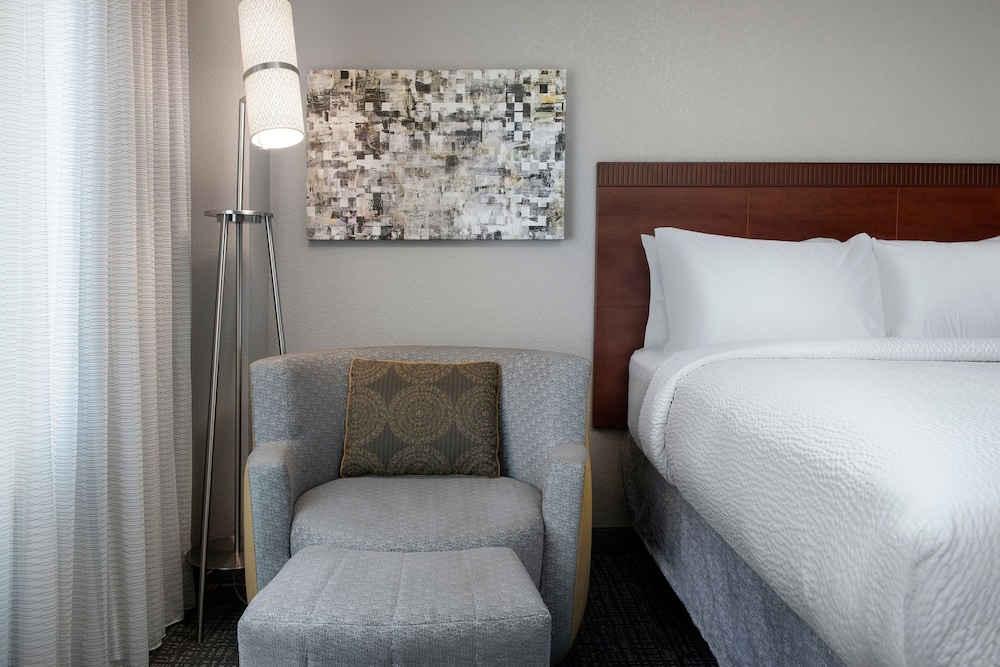 Room, 2 Queen Beds (Mobility/Hearing Accessible, Tub) - Photo 3