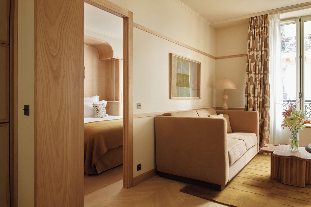 Deluxe Room, City View