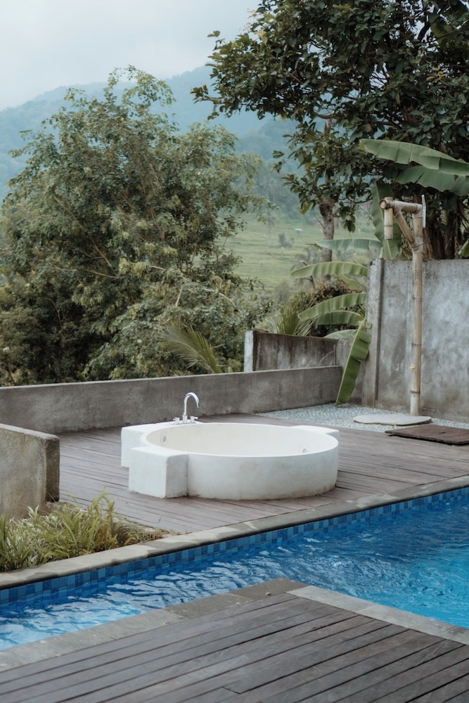 Royal Jacuzzi Pool Villa - Photo 9