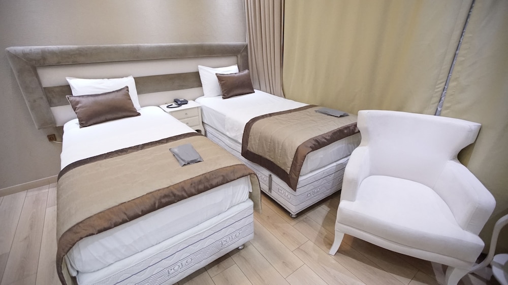 Classic Double or Twin Room photo 2