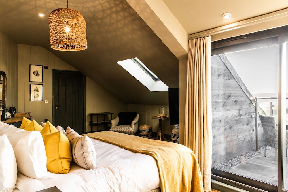 Gara Room