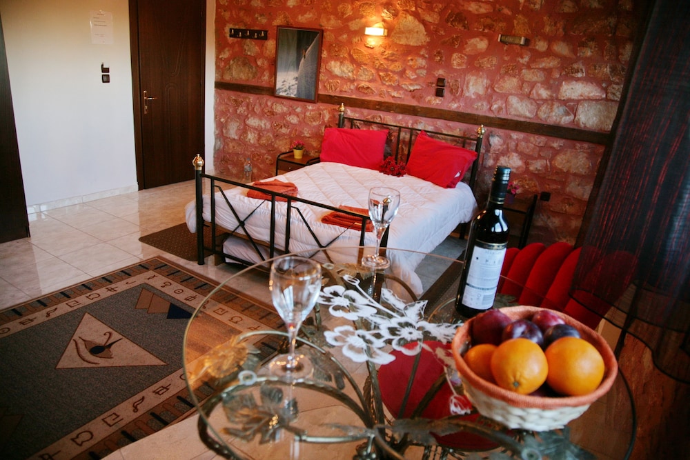 Room (Attic) photo 3