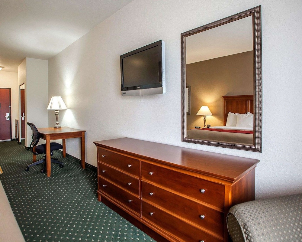 Room, Multiple Beds, Non Smoking - Photo 2