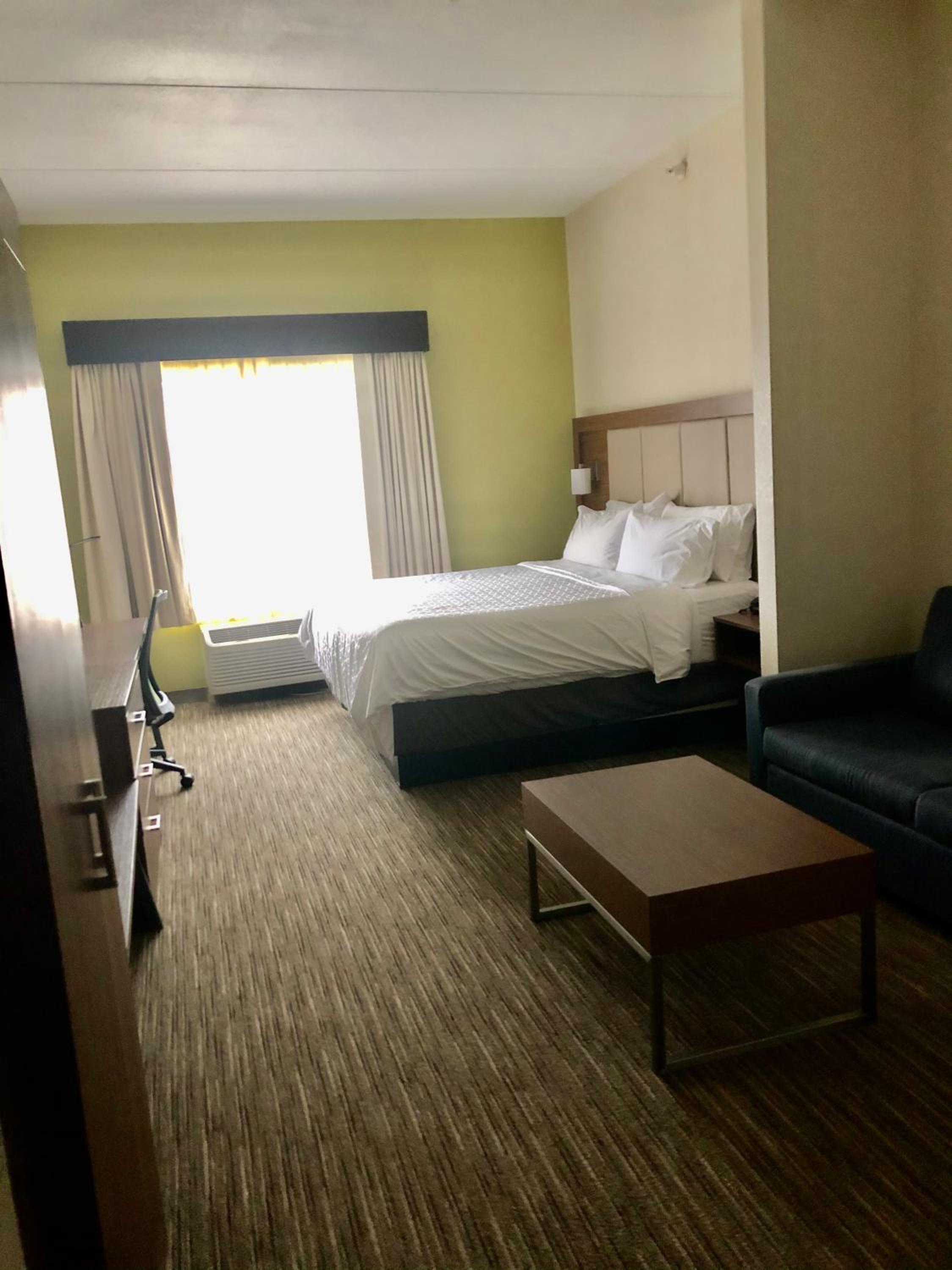 King Room - Mobility Access/Hearing Accessible - Photo 2