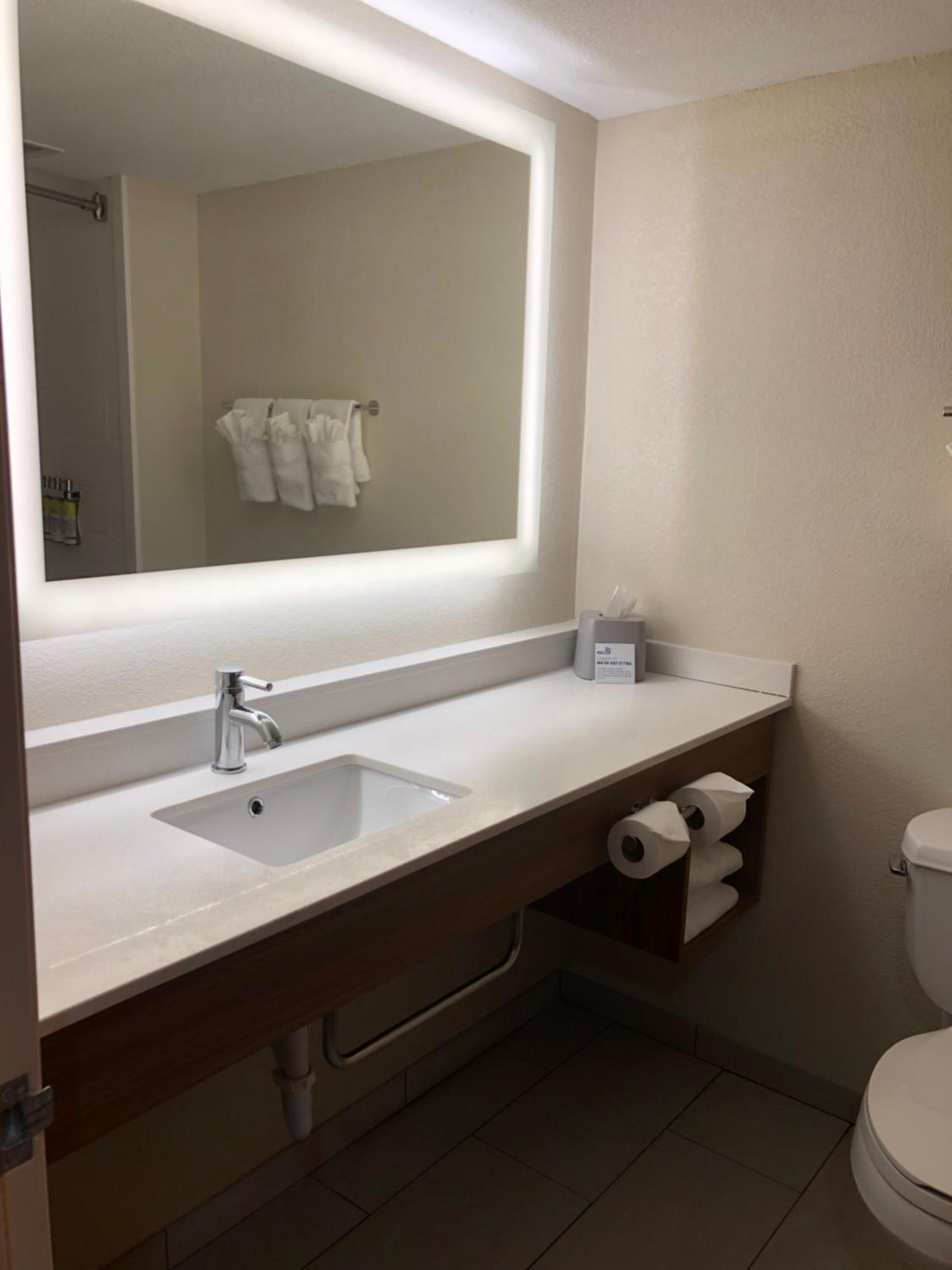 King Room - Mobility Access/Hearing Accessible - Photo 7