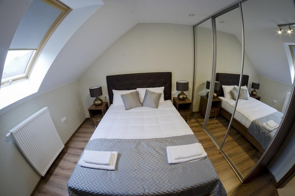 Suite, 2 Bedrooms - Photo 5