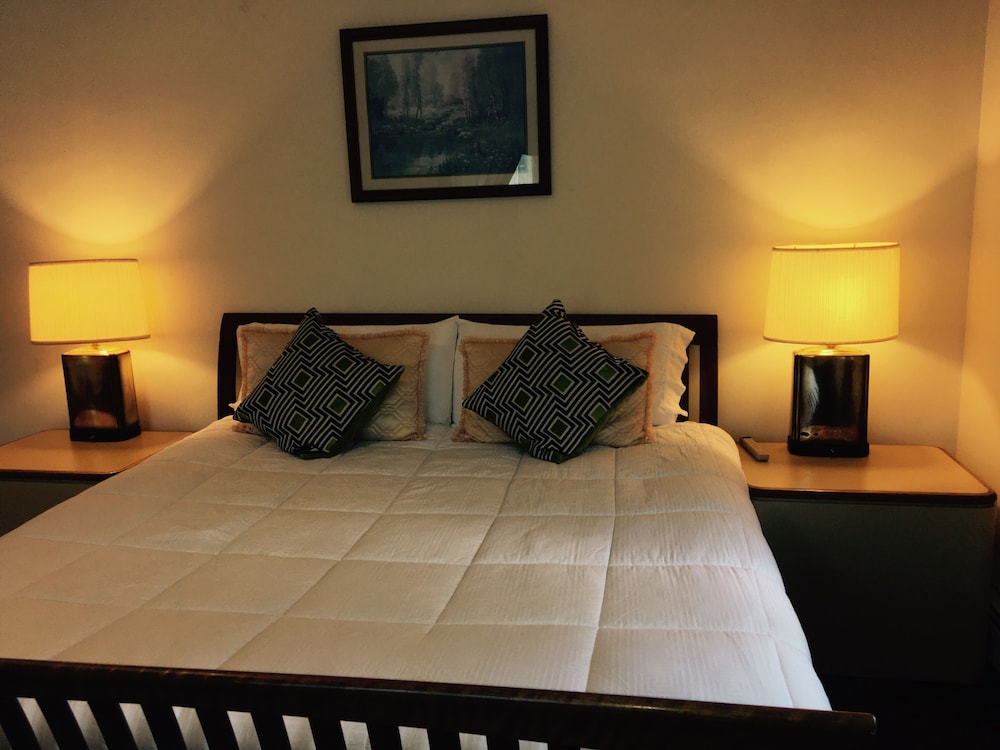 Superior Room, 1 King Bed photo 3