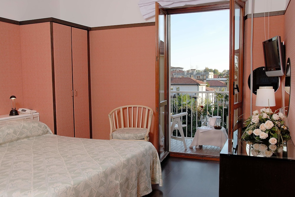 Superior Double or Twin Room - Photo 3
