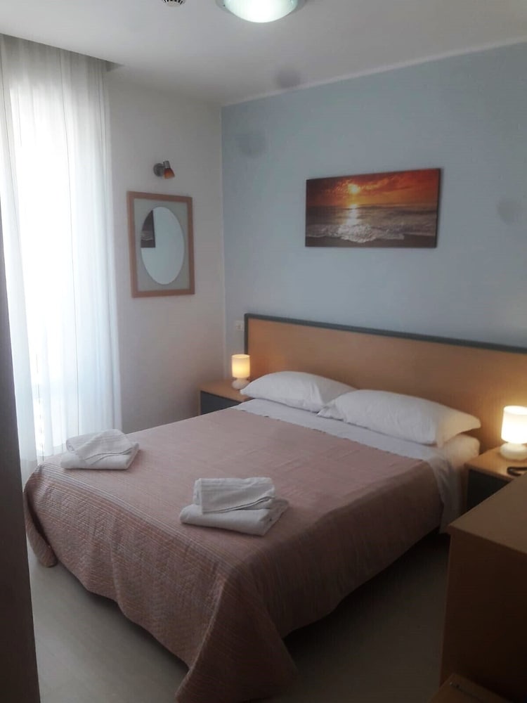 Double Room - Photo 3