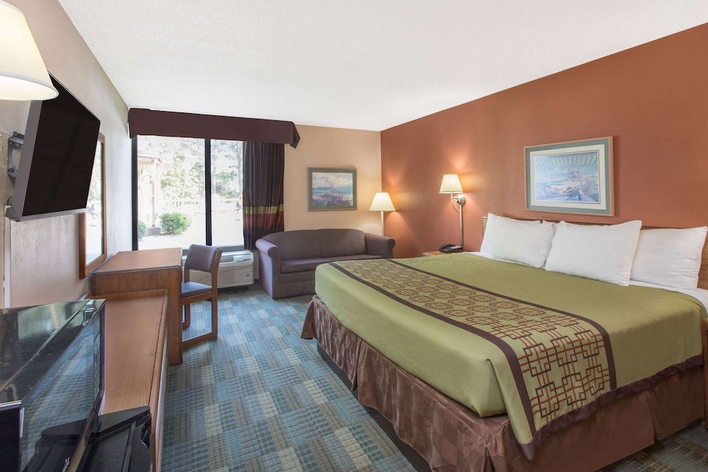 Room, 1 King Bed, Non Smoking - Photo 1