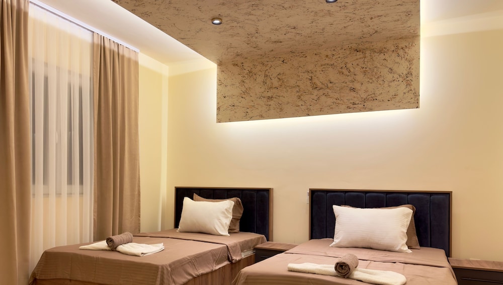 Standard Twin Room - Photo 2