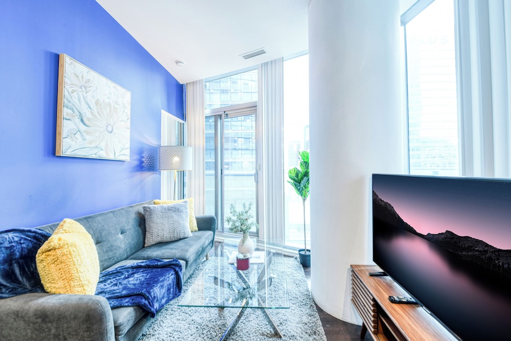 Traditional Apartment thumbnail 5