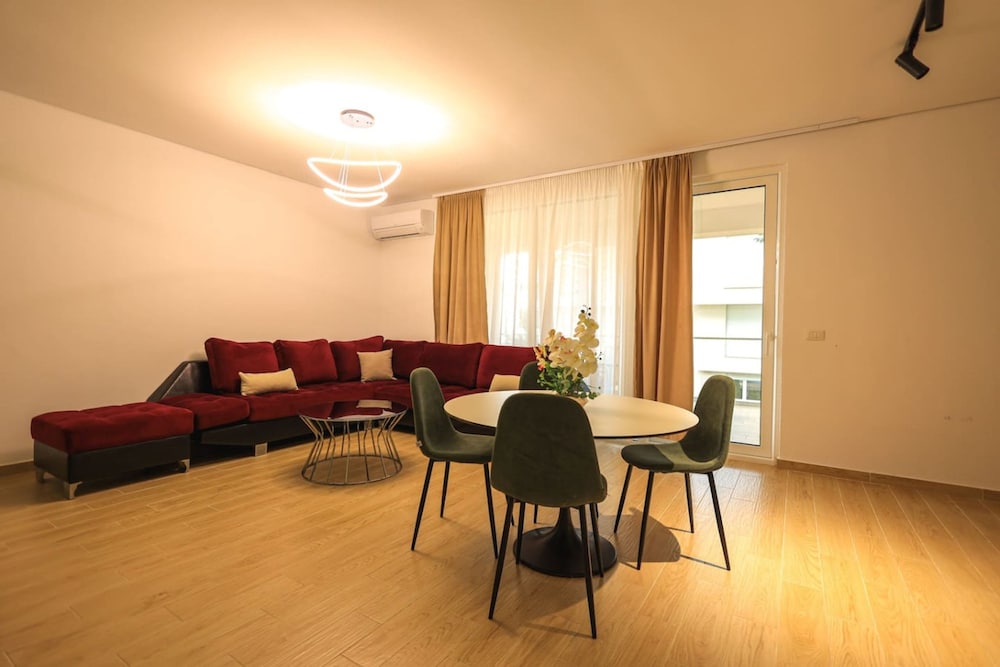 Apartment photo 3