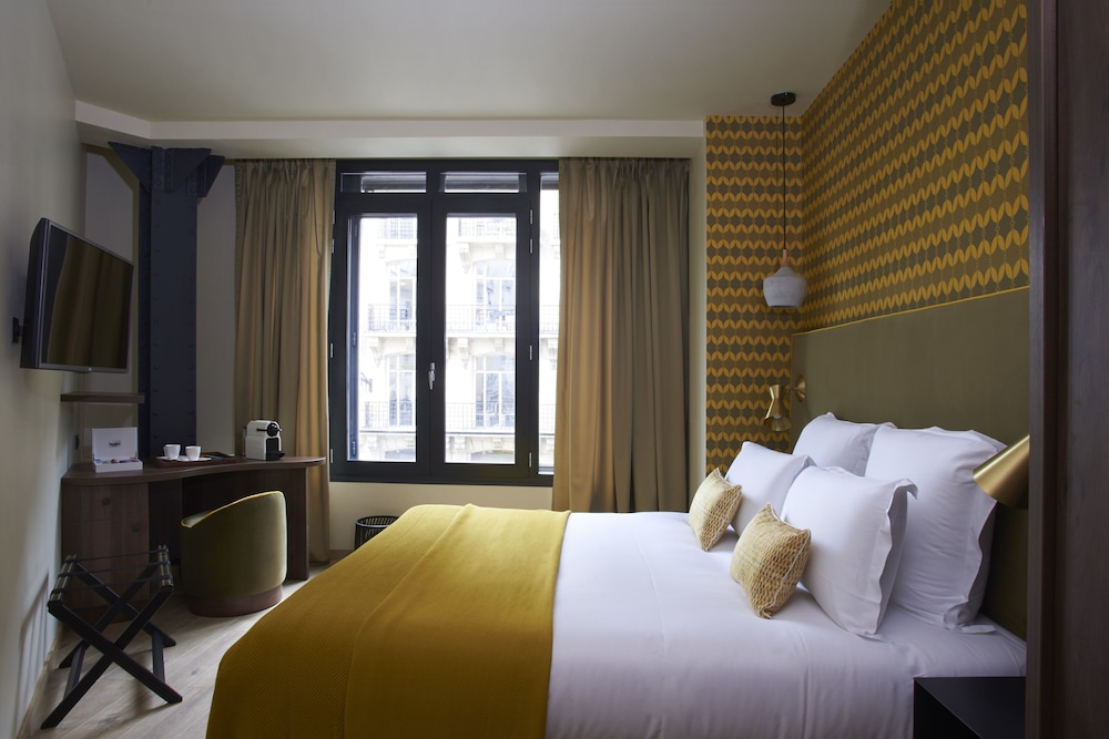 Classic Double Room, 1 Queen Bed, City View photo 3