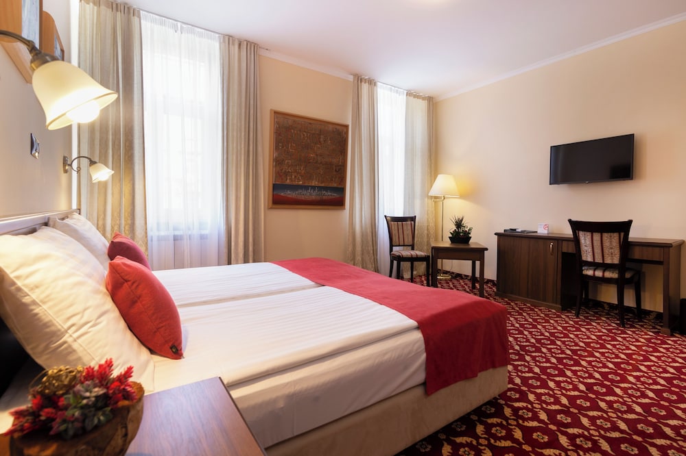Standard Double or Twin Room - Photo 2
