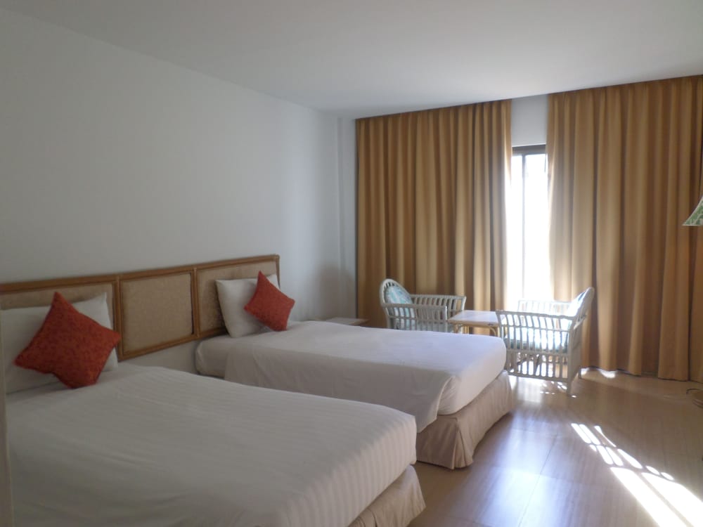 Superior Room, Garden View