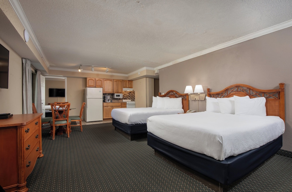 Deluxe Two Room Suite No Balcony photo 3