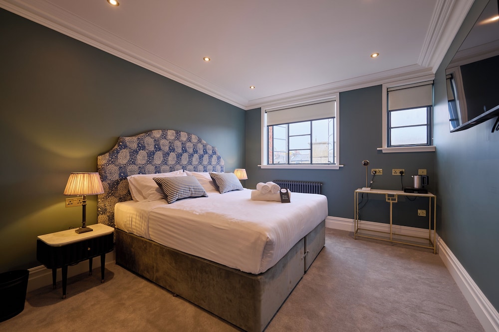 Deluxe Double or Twin Room photo 1