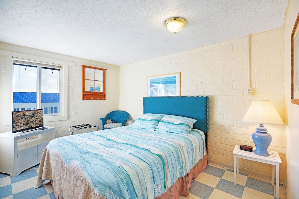 Standard Condo, 2 Bedrooms, Kitchen photo 2