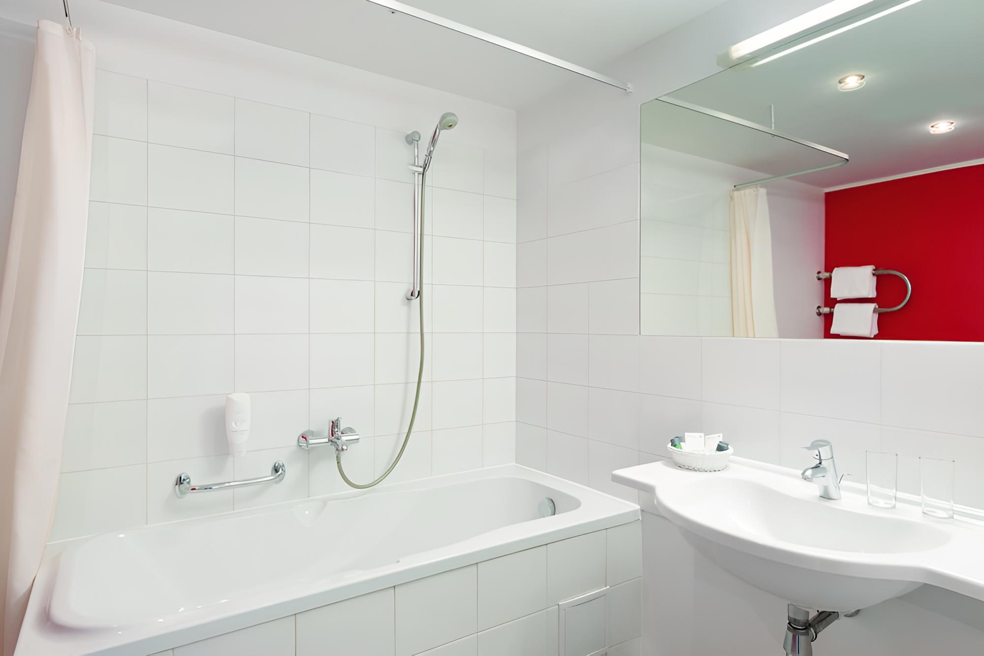Standard Double or Twin 1 Double Bed or 2 Twin Beds - Photo 6