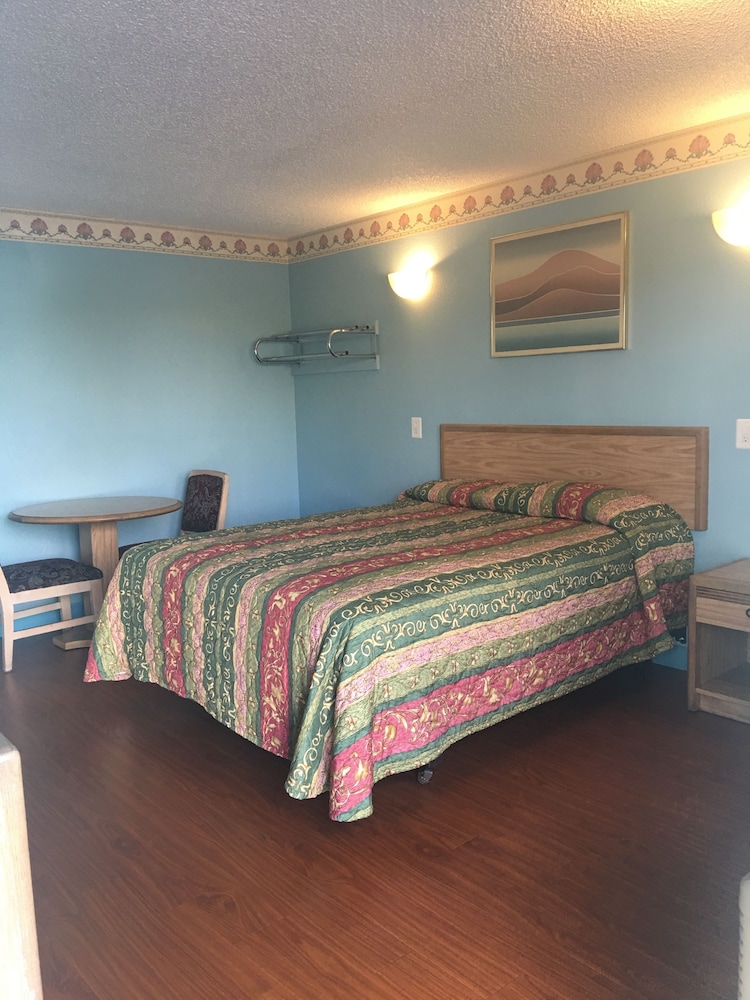 Room, 1 Queen Bed, Non Smoking photo 1