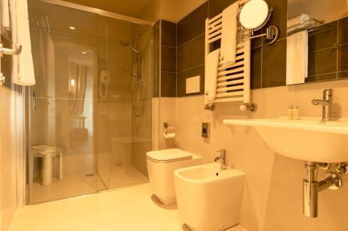 Double Room with Balcony photo 3