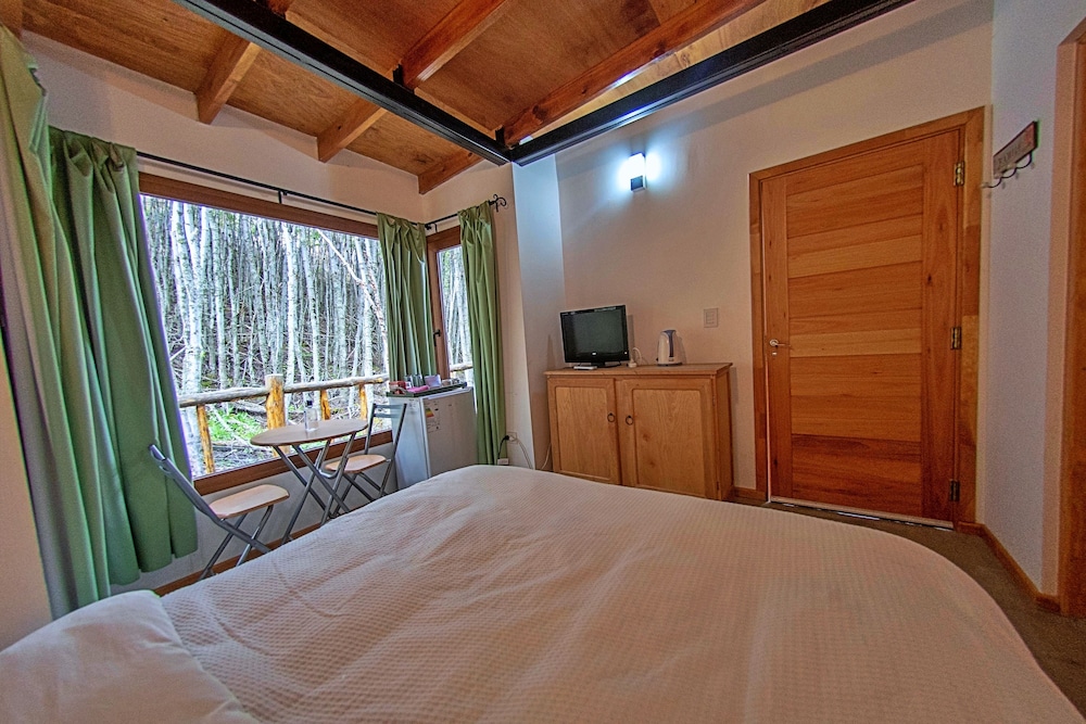 Standard Room, 1 King Bed photo 1