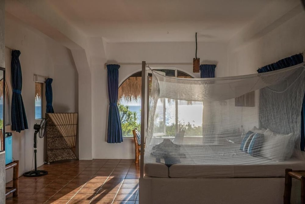 Honeymoon Suite, Ocean View - Photo 1
