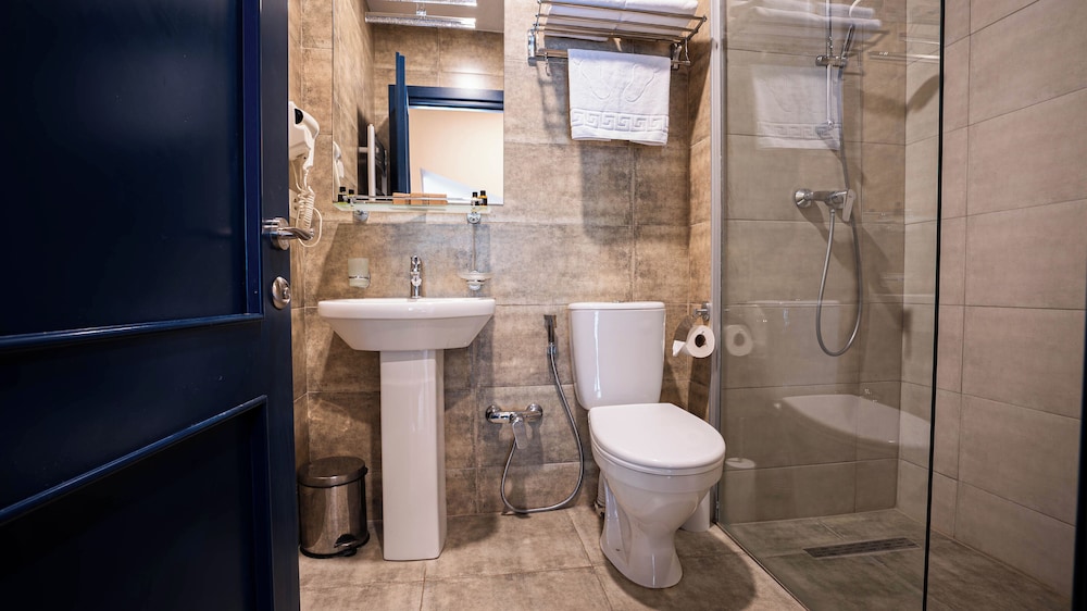 Deluxe Double or Twin Room - Photo 2