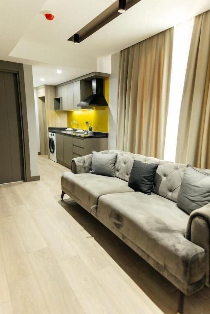 City Suite, Garden View