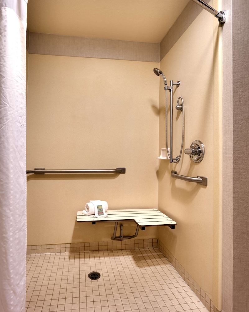 Standard Room, 1 King Bed, Accessible - Photo 5