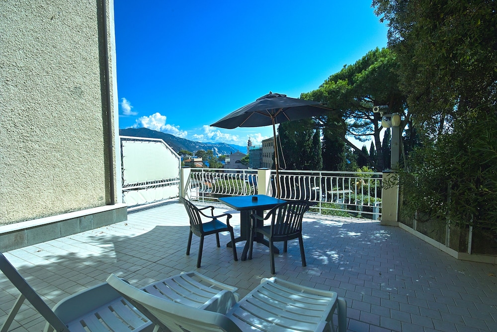 Camera Comfort, terrazzo, vista giardino