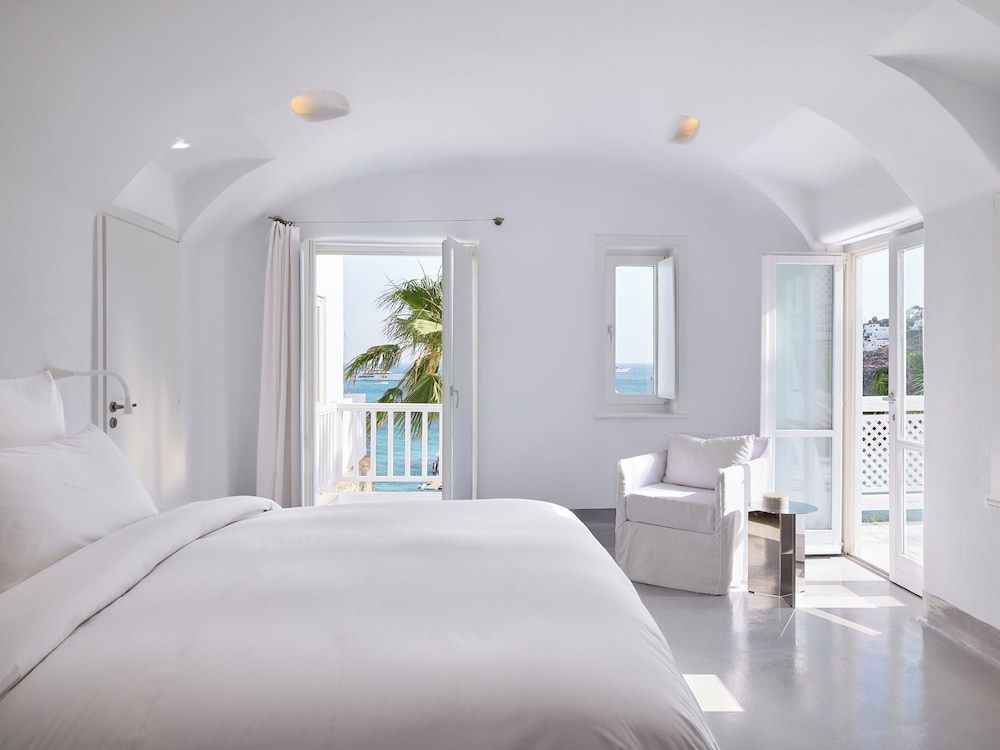 Exclusive Bungalow Suite - Photo 3