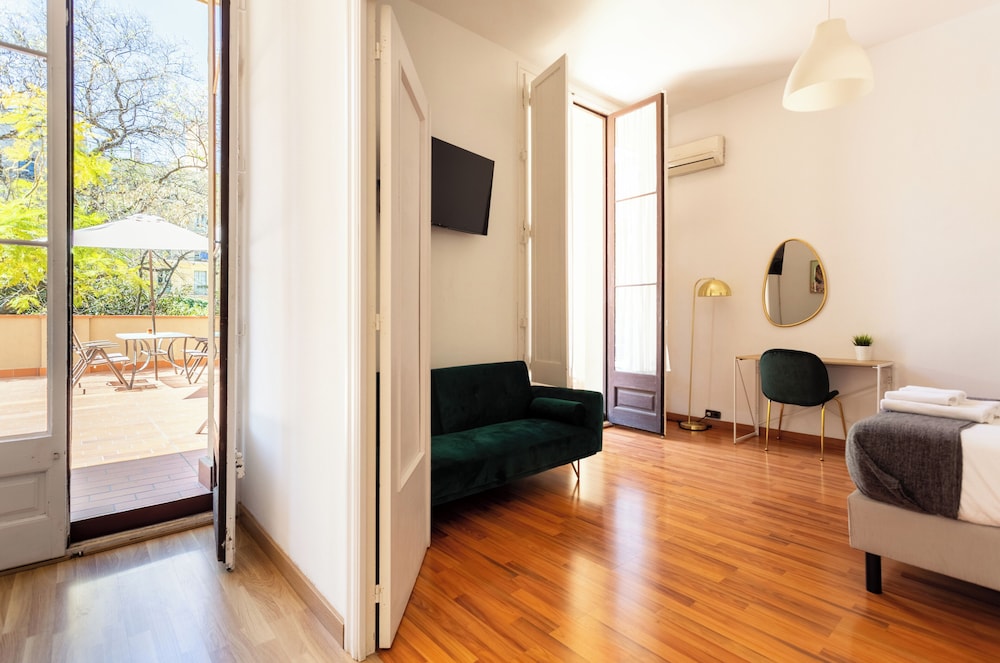 Comfort Double Room, Shared Bathroom (#6) photo 2
