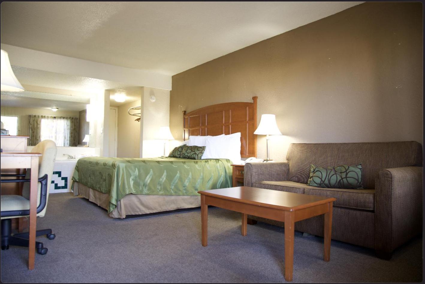 King Suite with Spa Bath