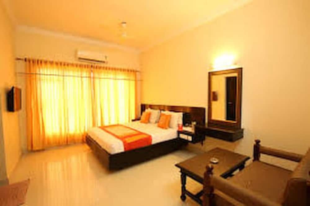 ECONOMY NON AC photo 1