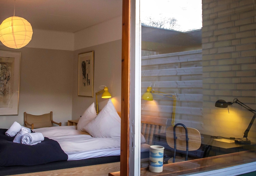 Basic Double Room, 1 Queen Bed, Patio, Annex Building photo 2