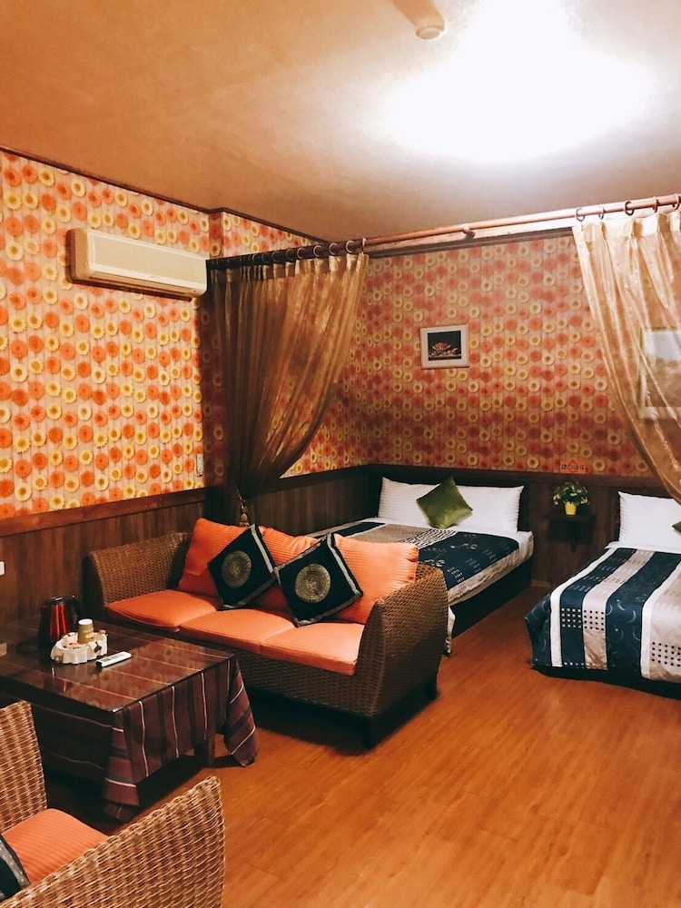 Deluxe Quadruple Room - Photo 3