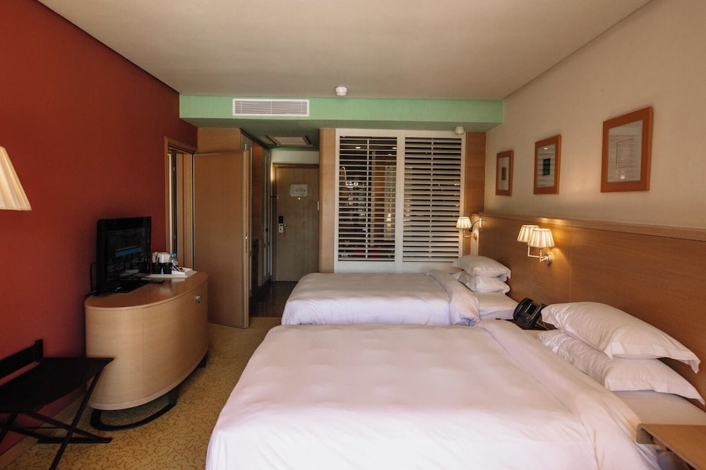 Family Connecting Rooms