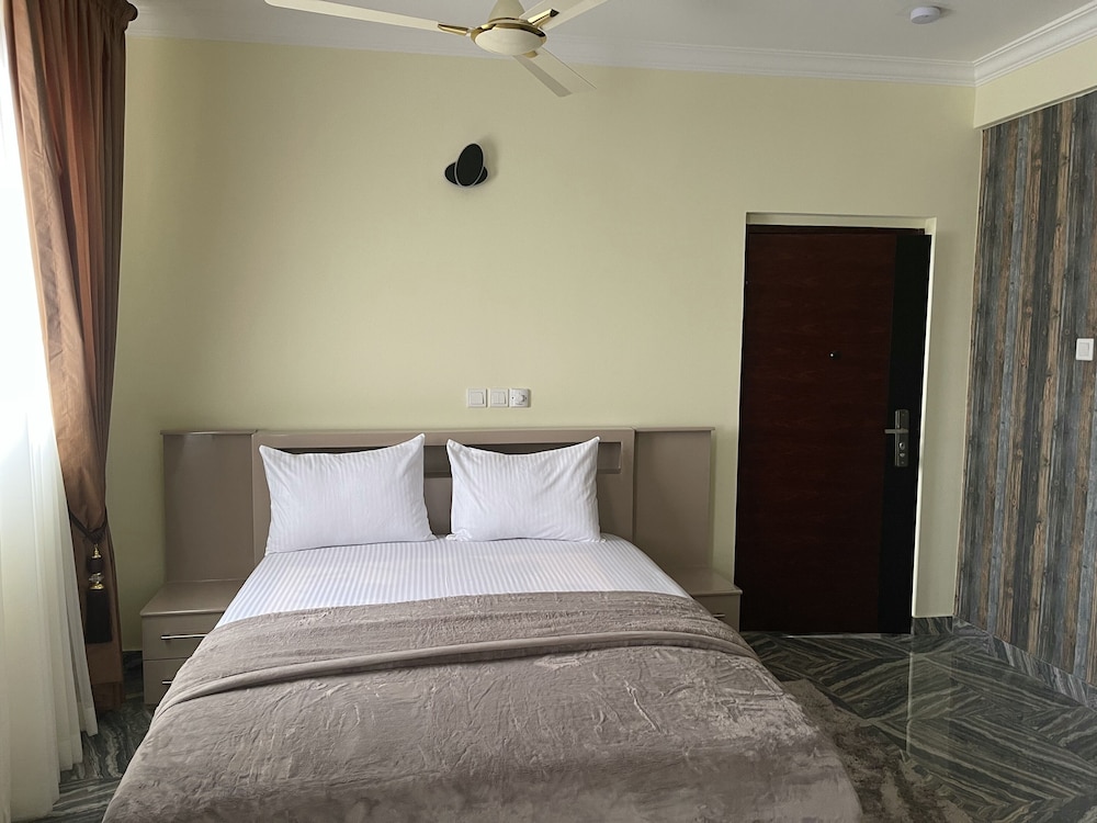 Basic Room, 1 Large Twin Bed photo 2