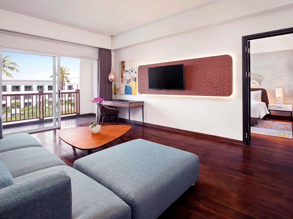 Executive Suite, 1 King Bed - Photo 4