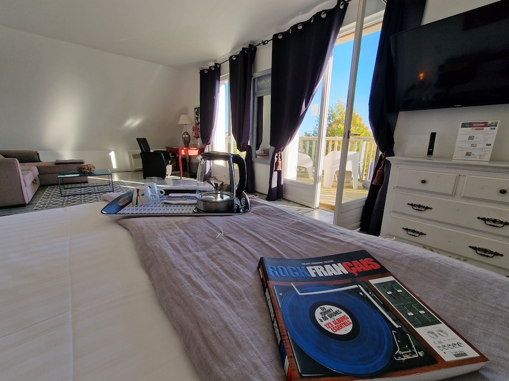 Suite (air conditioning) photo 2