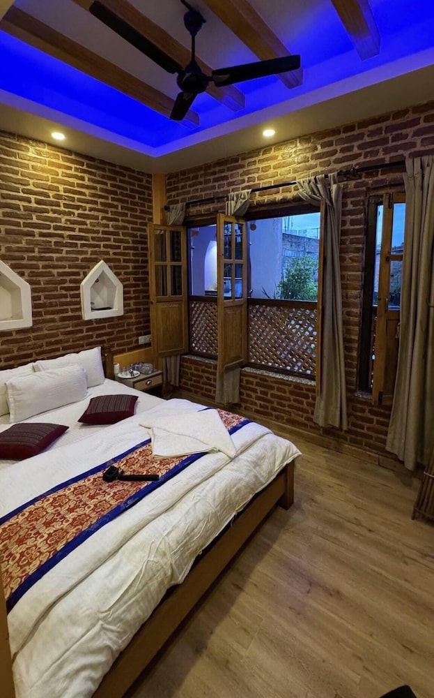 Deluxe Double Room Single Use