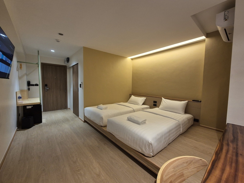 Twin Room, Non Smoking, City View photo 3