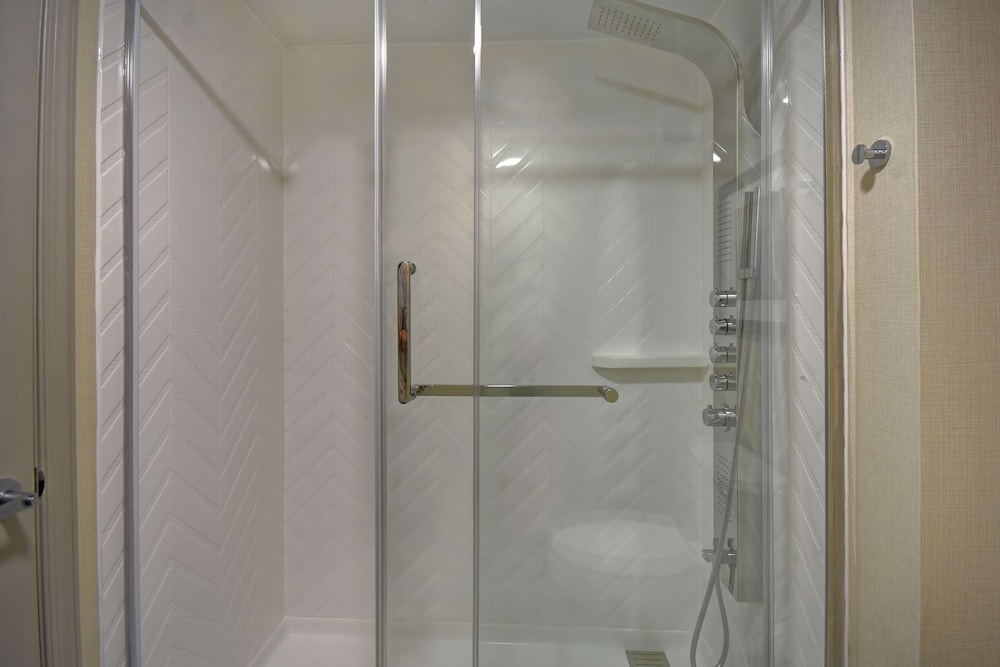 Room, Accessible, Non Smoking - Photo 3