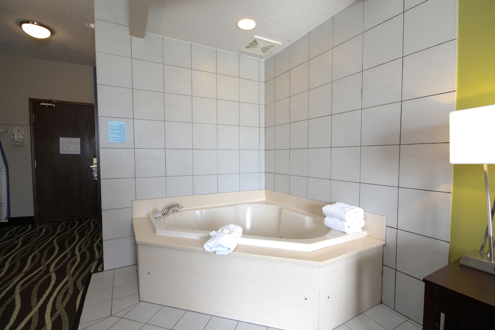 Standard Room, 1 King Bed, Jetted Tub - Photo 2