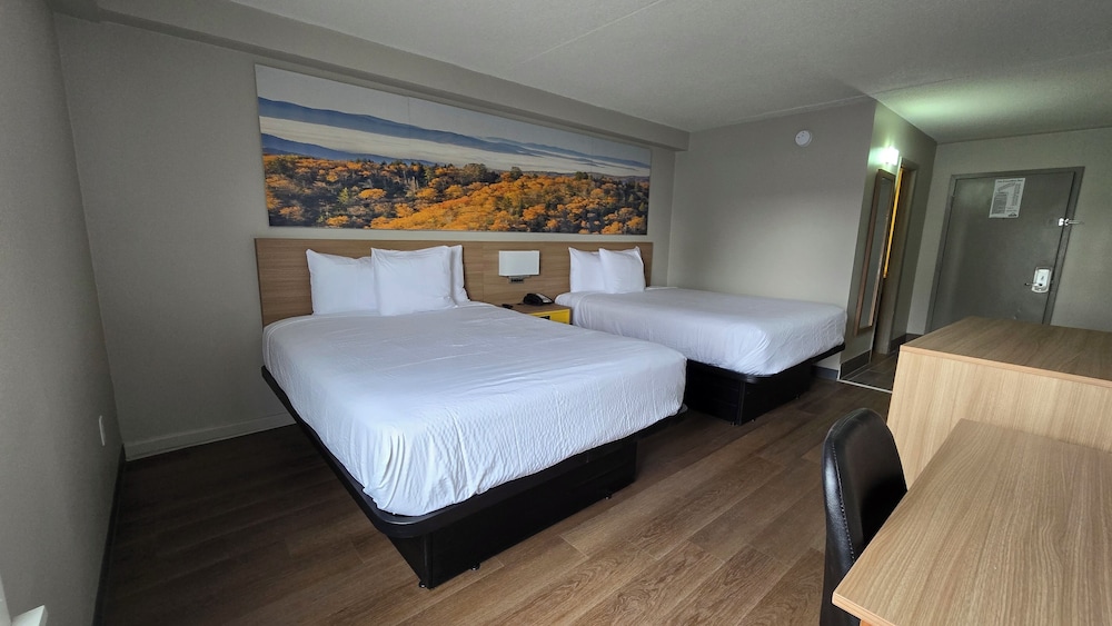 Room, 2 Queen Beds, Non Smoking - Photo 1
