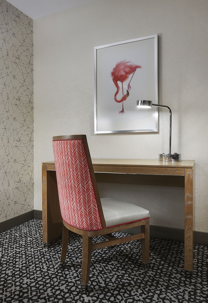 Flamingo Executive Room, 1 King Bed, Non Smoking