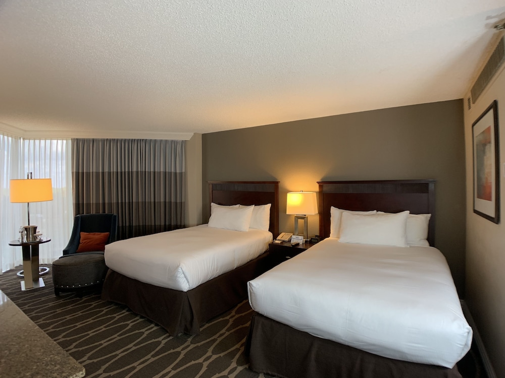 Room, 2 Double Beds - Photo 4